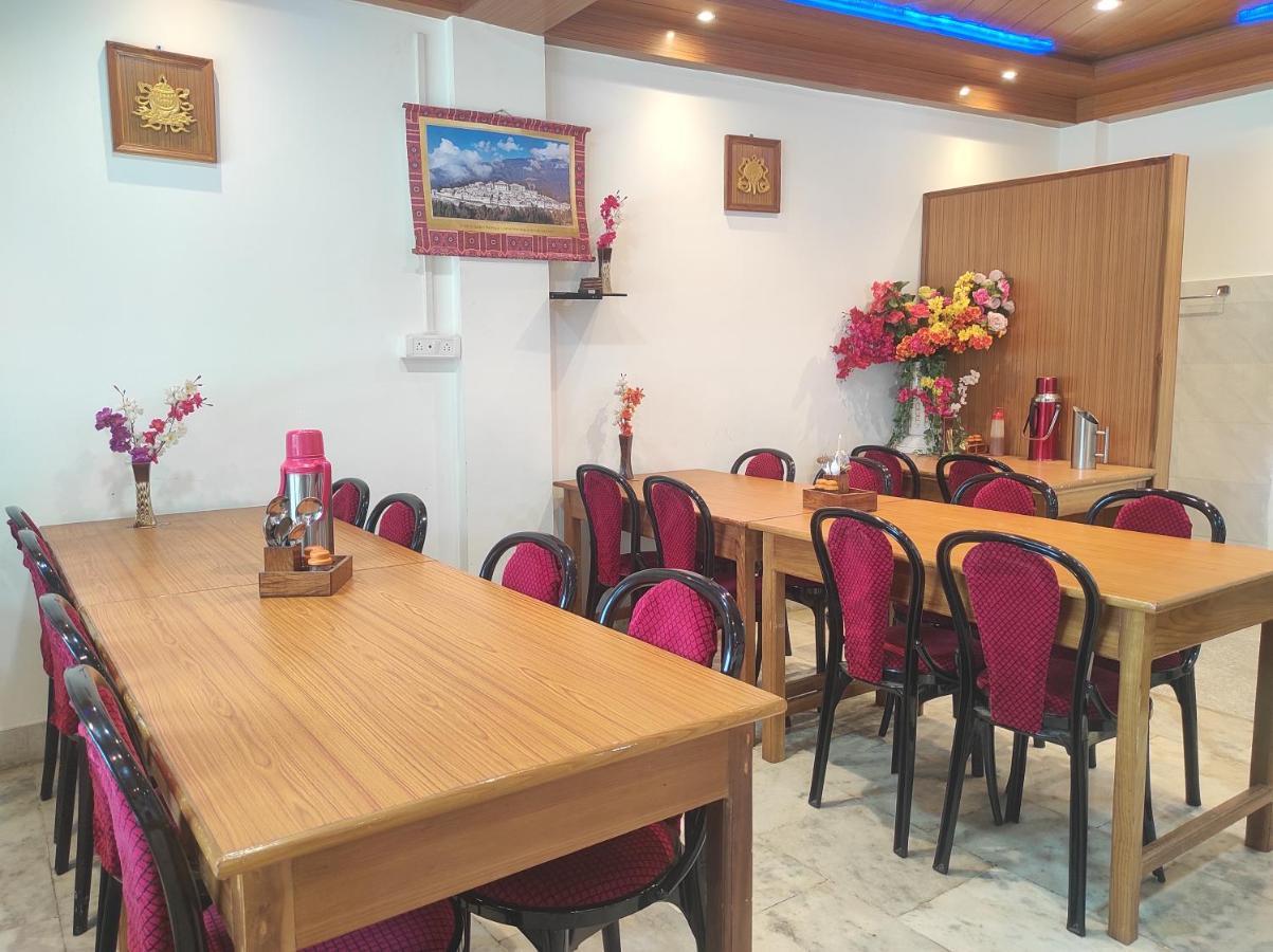 Hotel Tawang Regency Eksteriør bilde