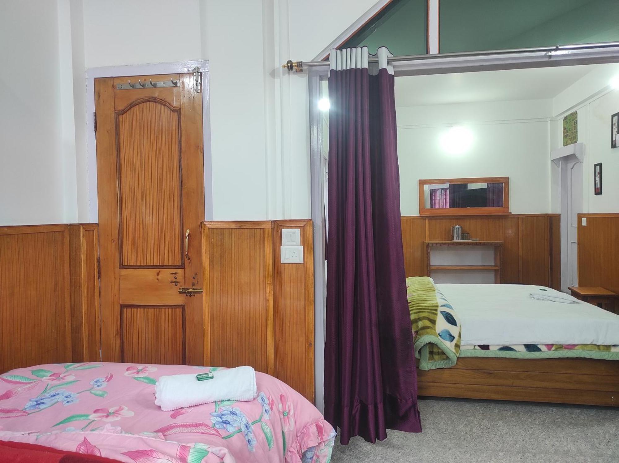 Hotel Tawang Regency Eksteriør bilde