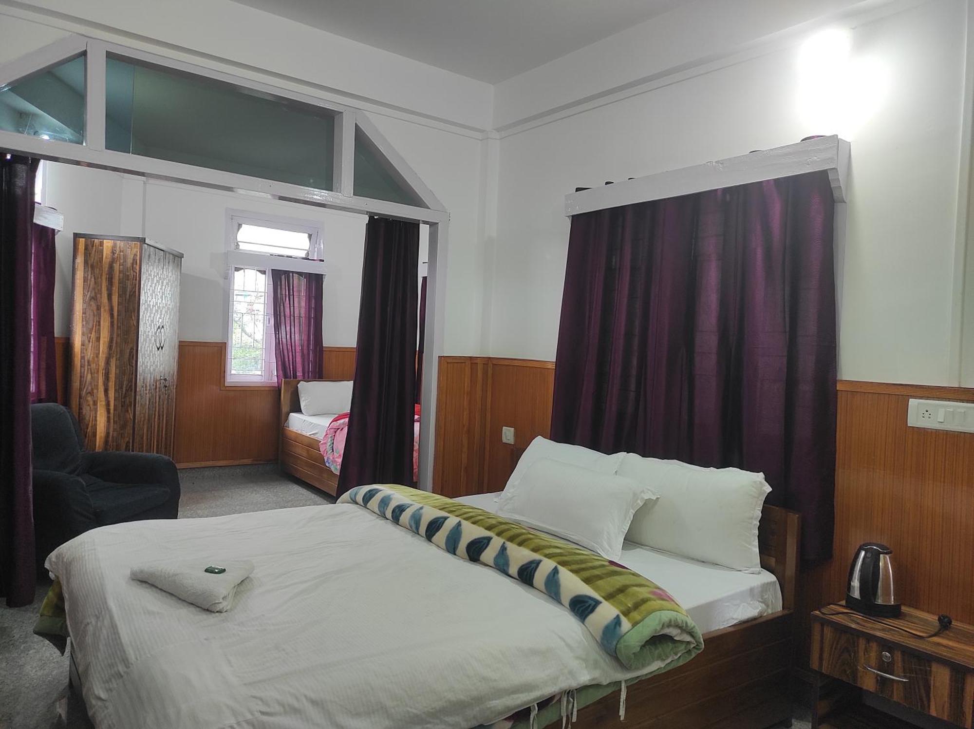 Hotel Tawang Regency Eksteriør bilde